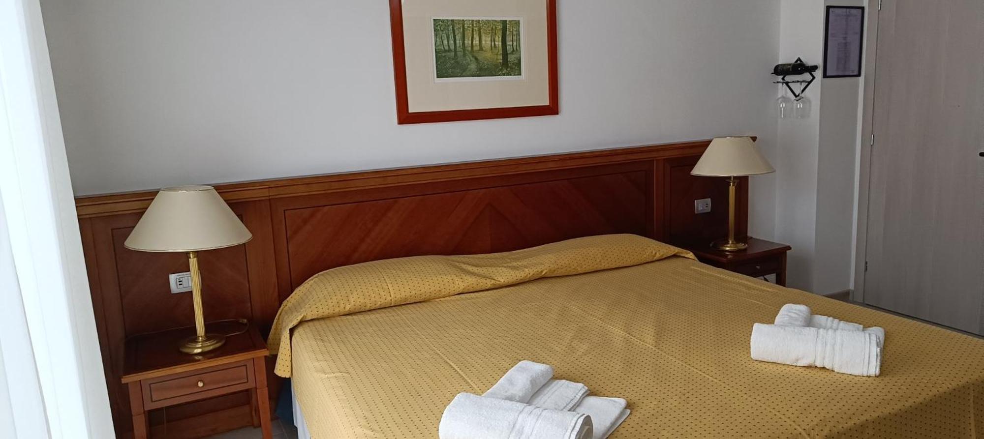 Villa Mariana Bed And Breakfast Saluzzo Buitenkant foto