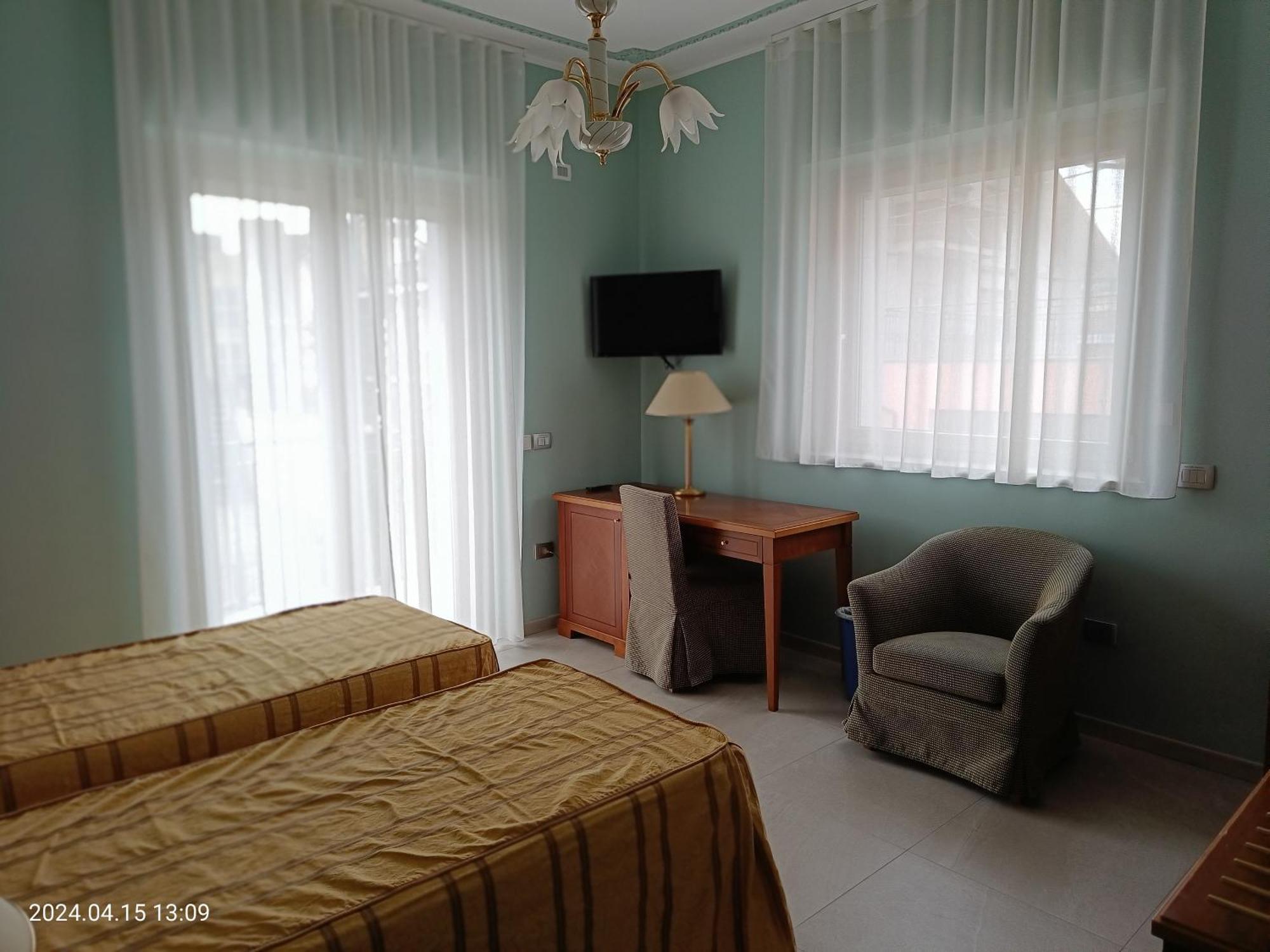 Villa Mariana Bed And Breakfast Saluzzo Buitenkant foto