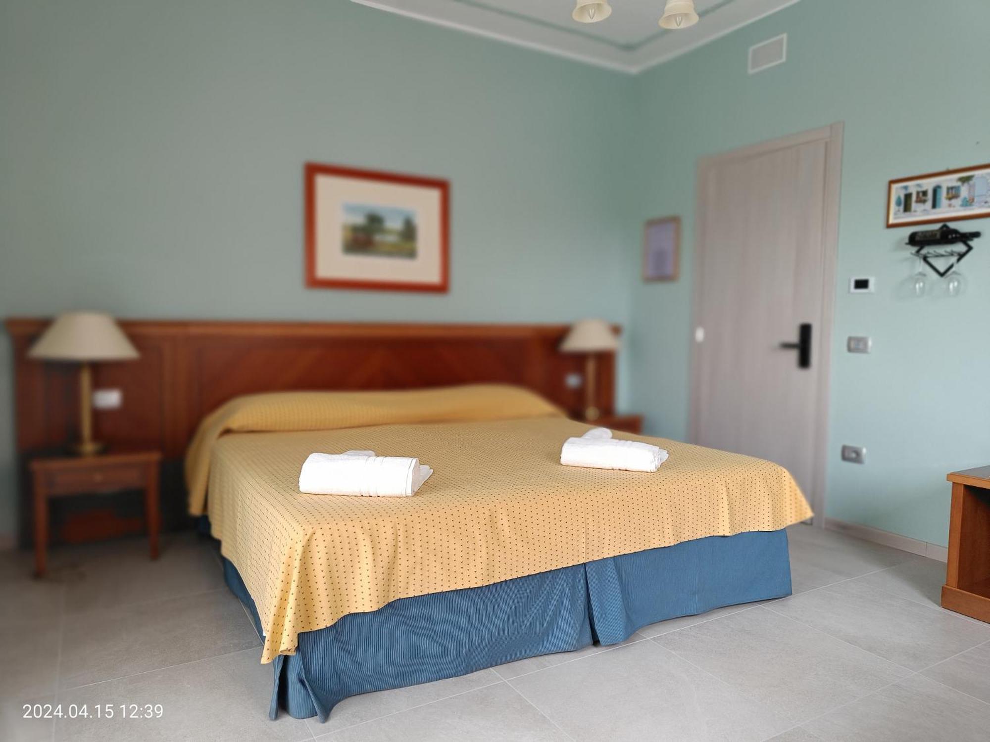 Villa Mariana Bed And Breakfast Saluzzo Buitenkant foto